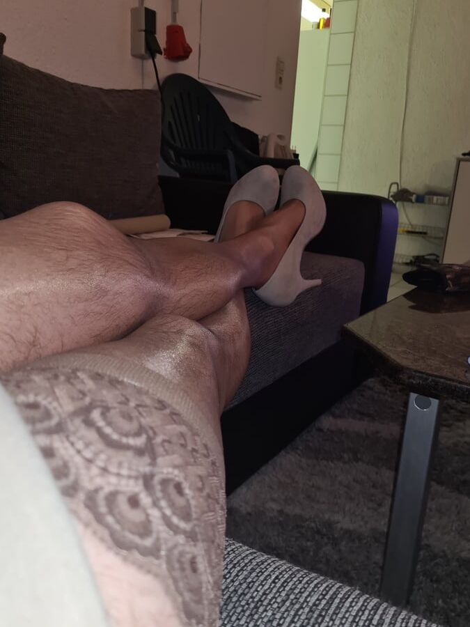 I&;am in stockings and Pumps