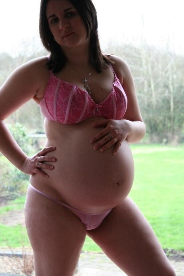 Sexy Pregnant Joanne