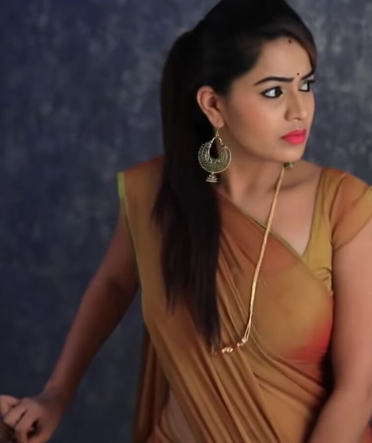 Shobha(give hot comments and cum tribute on this sexy )
