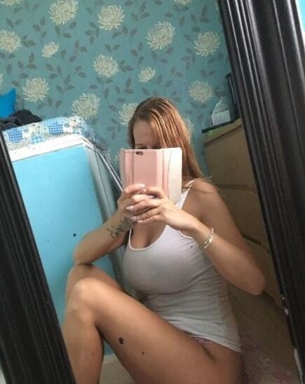 Busty Women (Mix)