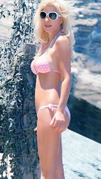 Greek Celebrity : Menegaki
