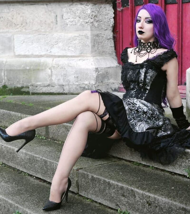 Goth Alt and Emo Girls
