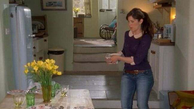 Caroline Catz wearing Levi&;s shorts and jeans