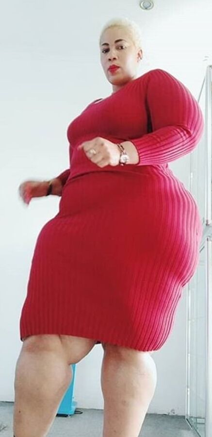Ginormous mega booty huge leg cellulite bbw pear Divyo