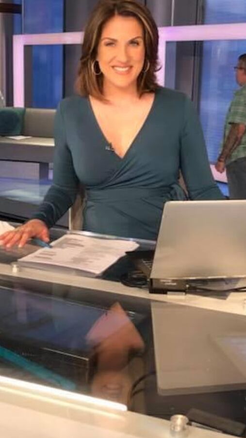 Sexy side of Lynn