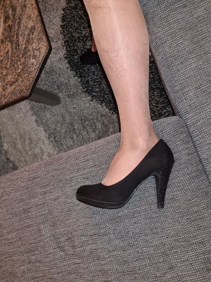 I&;am in stockings and Pumps
