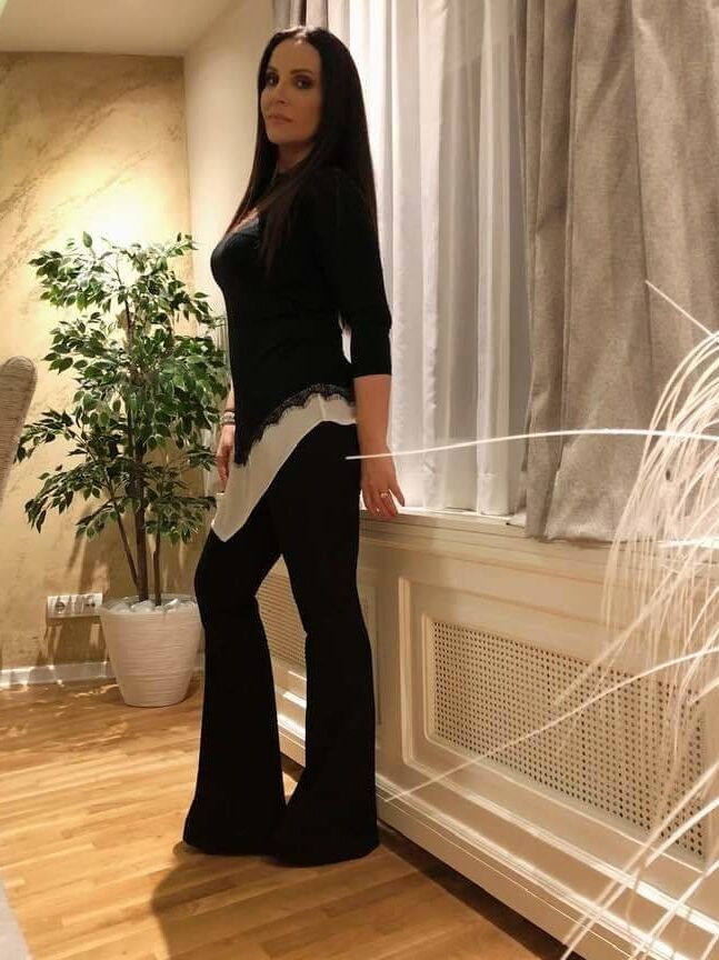 Hot MILFs
