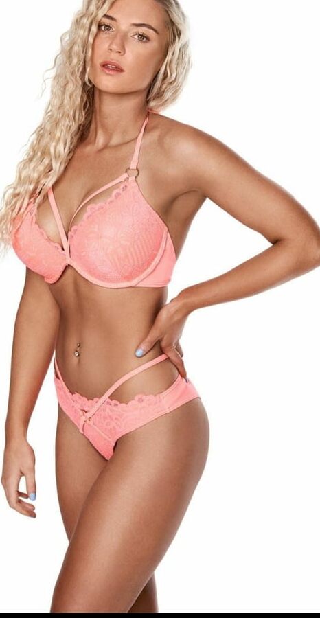 Lucie Donlan Insta Faves