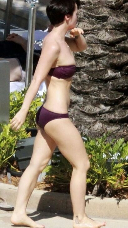 Christina Ricci juicy ass and big tits in bikini