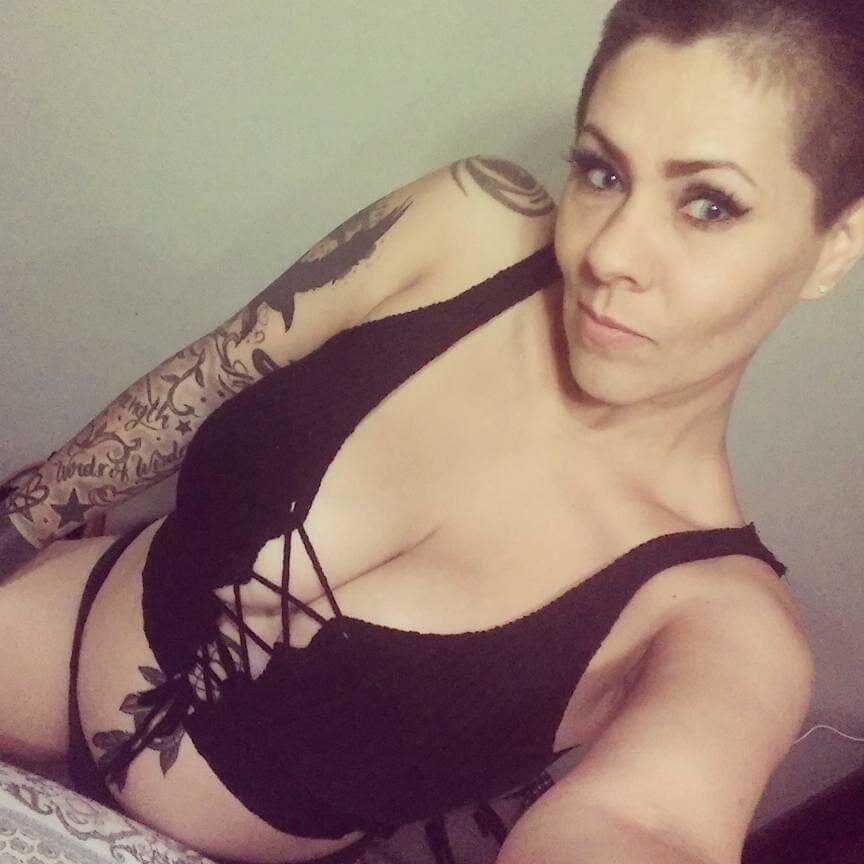BANGING BUSTY SEXY MILF