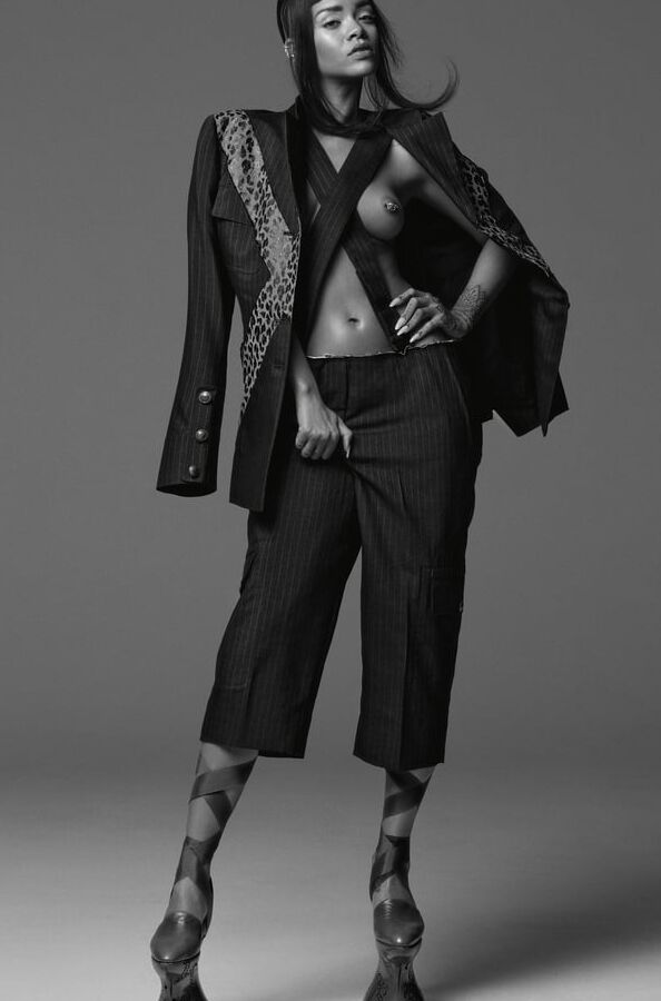 rihanna nipples