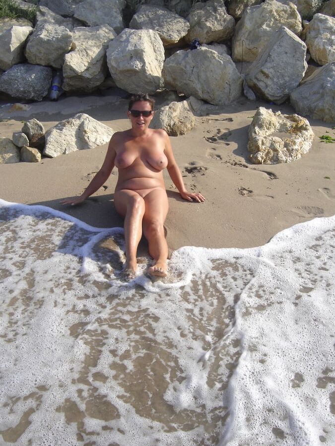Soft tited MILF fuck and plays