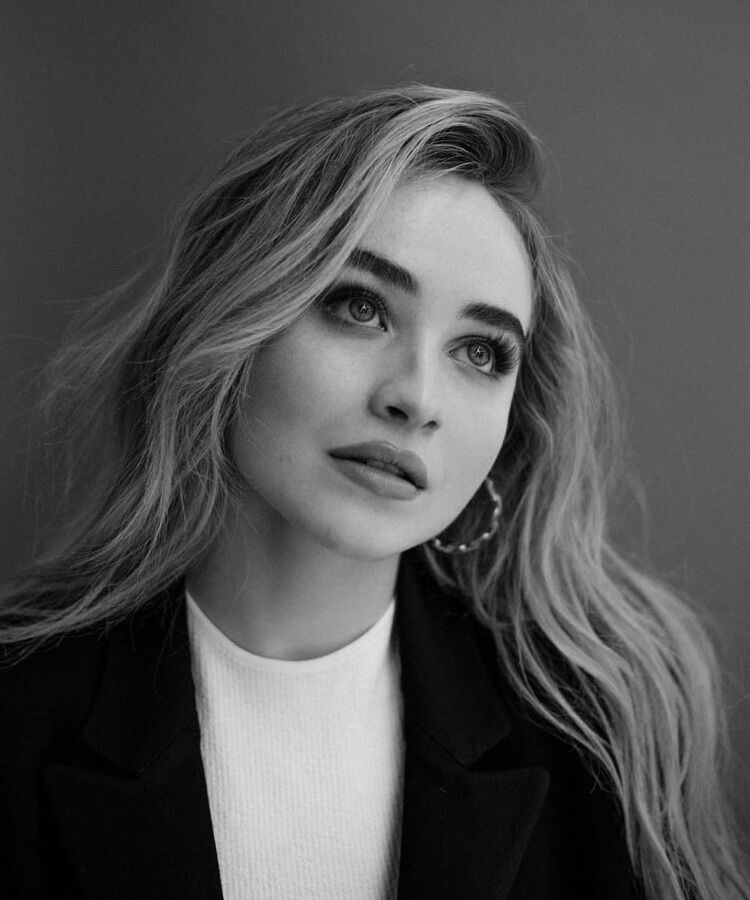 Celebrity Hot - Sabrina Carpenter