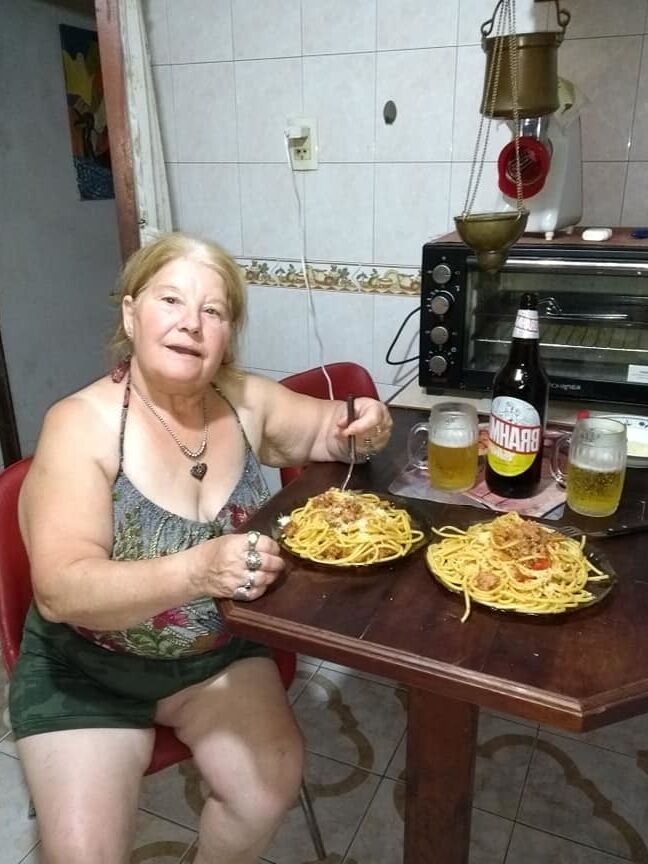 madurazas abuelas muy coquetas y calientes, siguen sexis