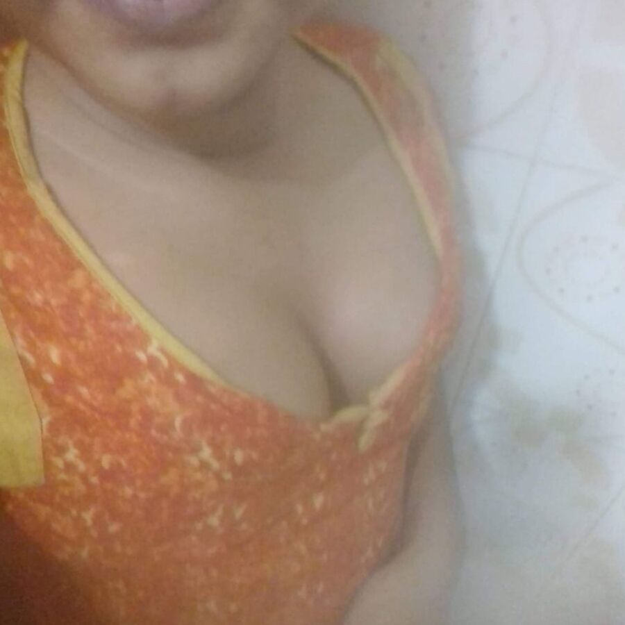 New Bangladeshi Girl showing Boobs