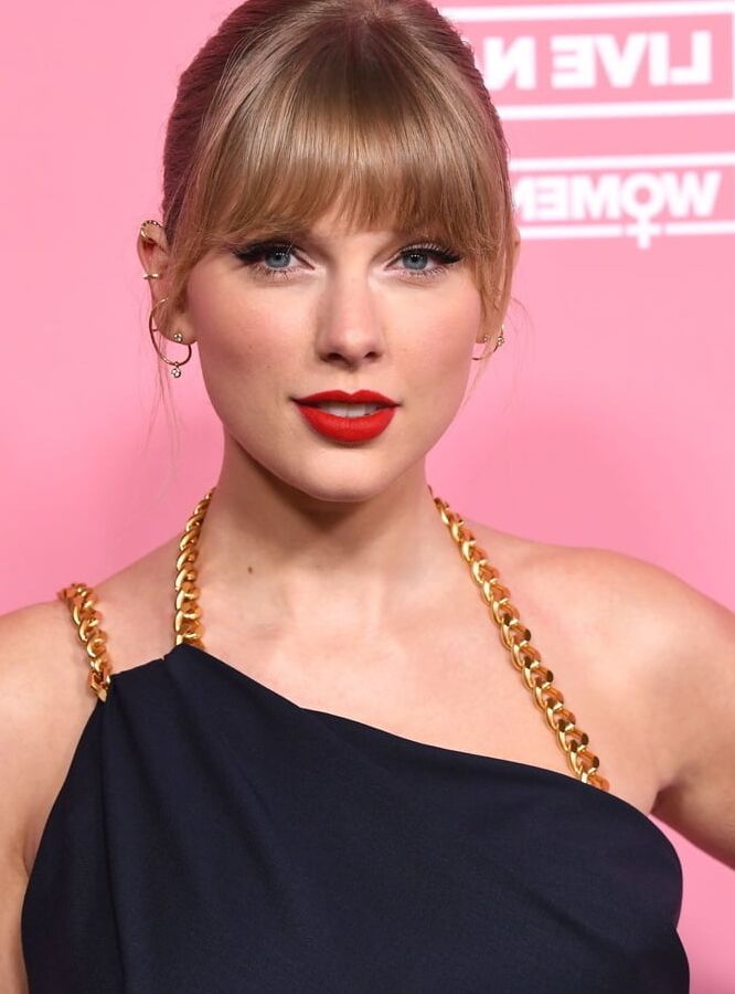 Taylor Swift&;s beautiful fucking face