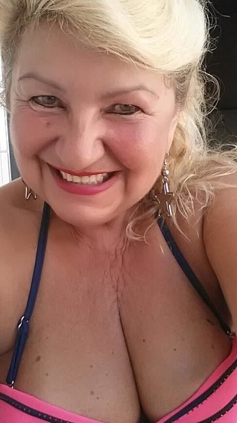 Sexy face and big bobs