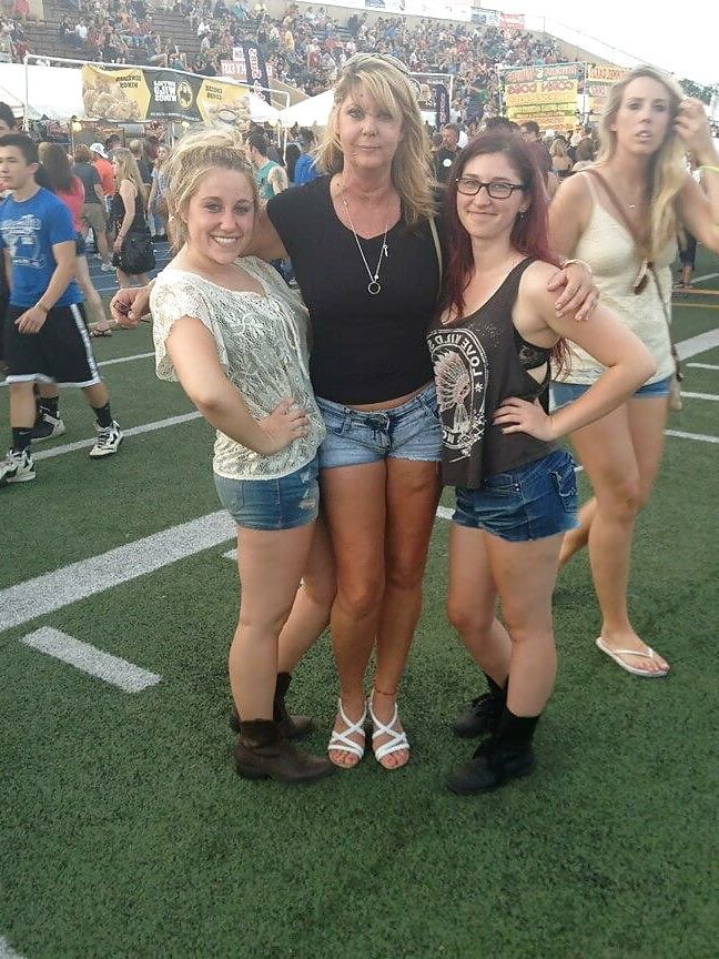 SEXY MILF