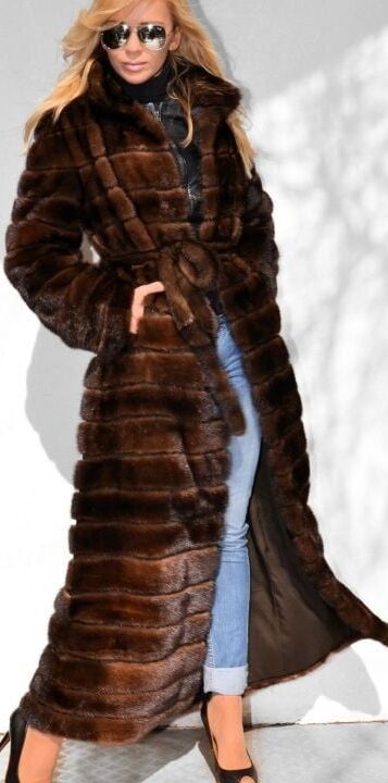 Sexy Fur Models