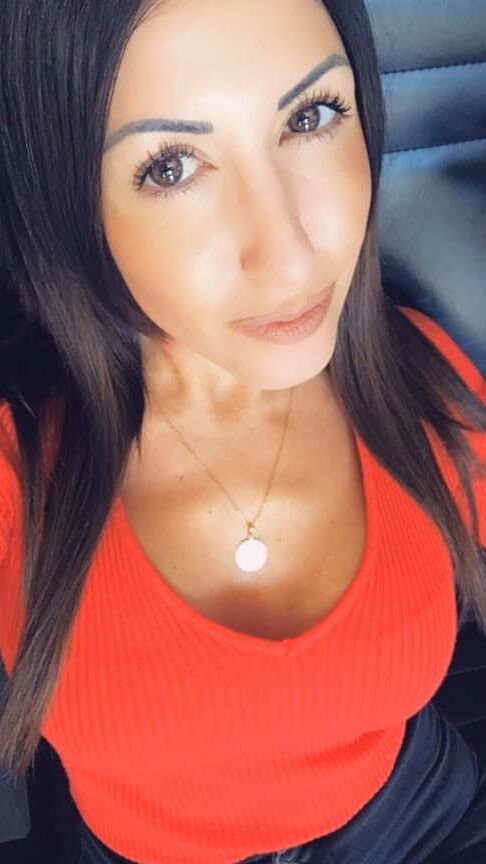 Greek Slut : Kelly