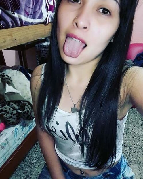 MICAELA GOMEZ puta culona argentina teen sexy bitch