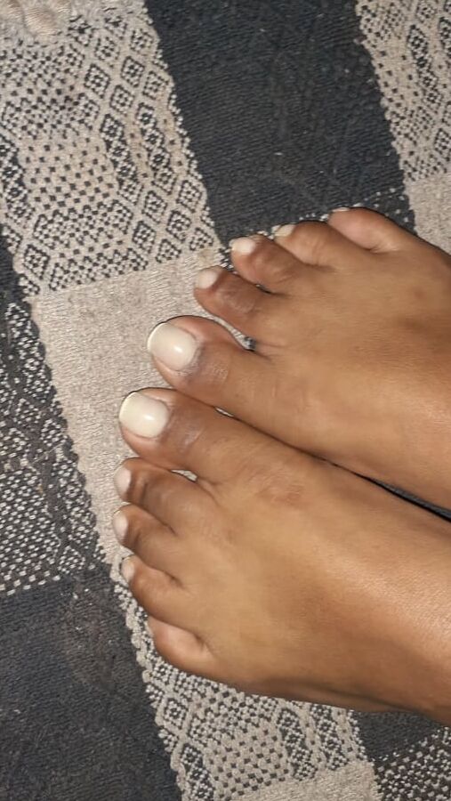 Feet, Morena, size