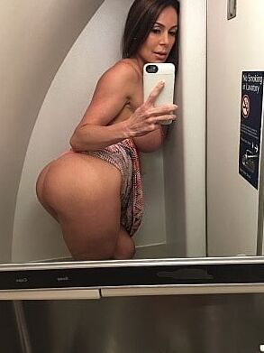 Mombod Selfie Sluts Comment &amp; Degrade