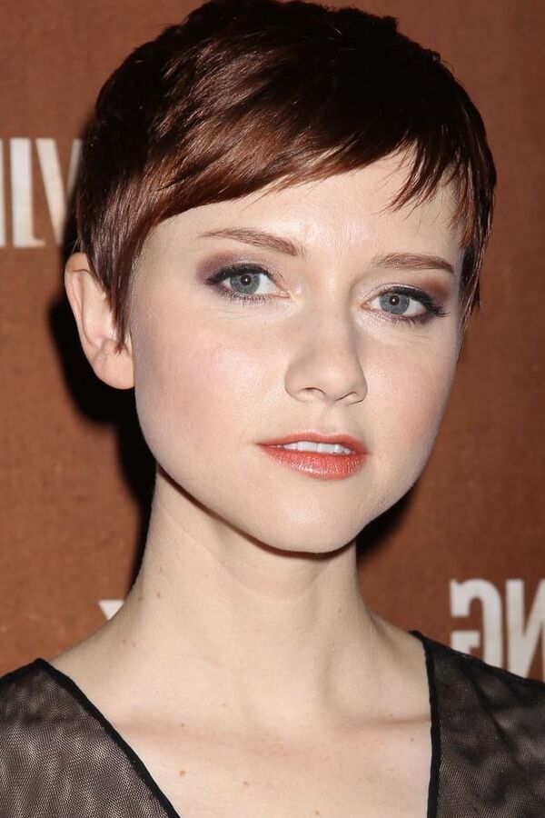 Valorie Curry cute woman