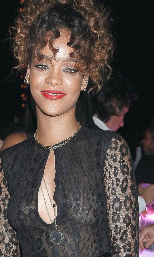 rihanna nipples