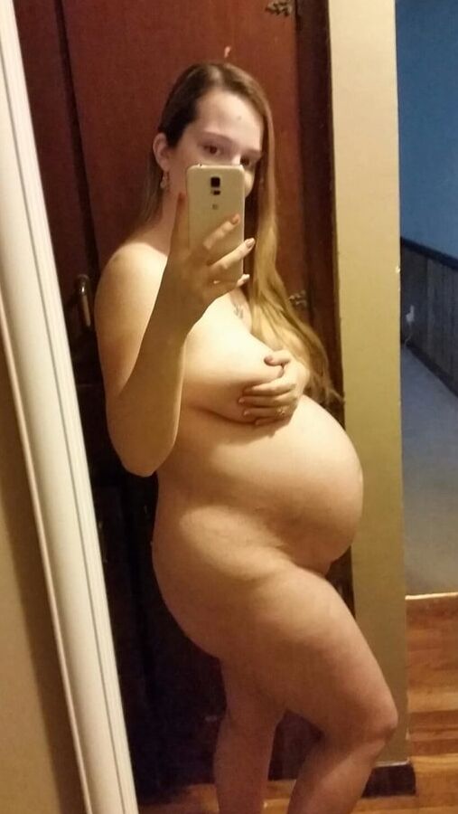 sexy pregnant milfs