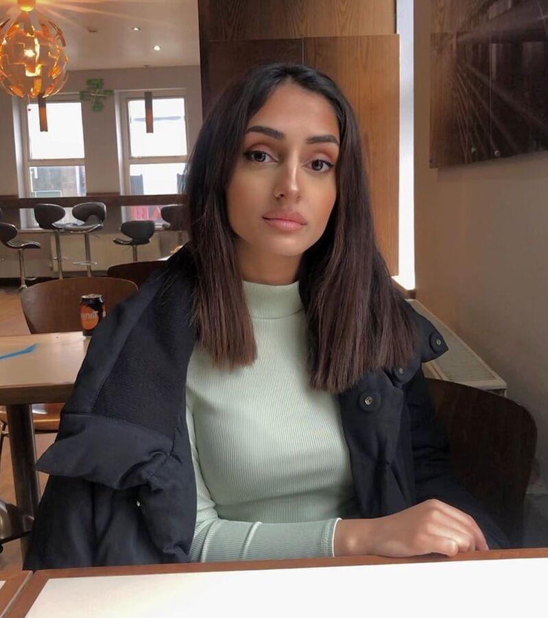 Sexy Pakistani Hot Women WankBank
