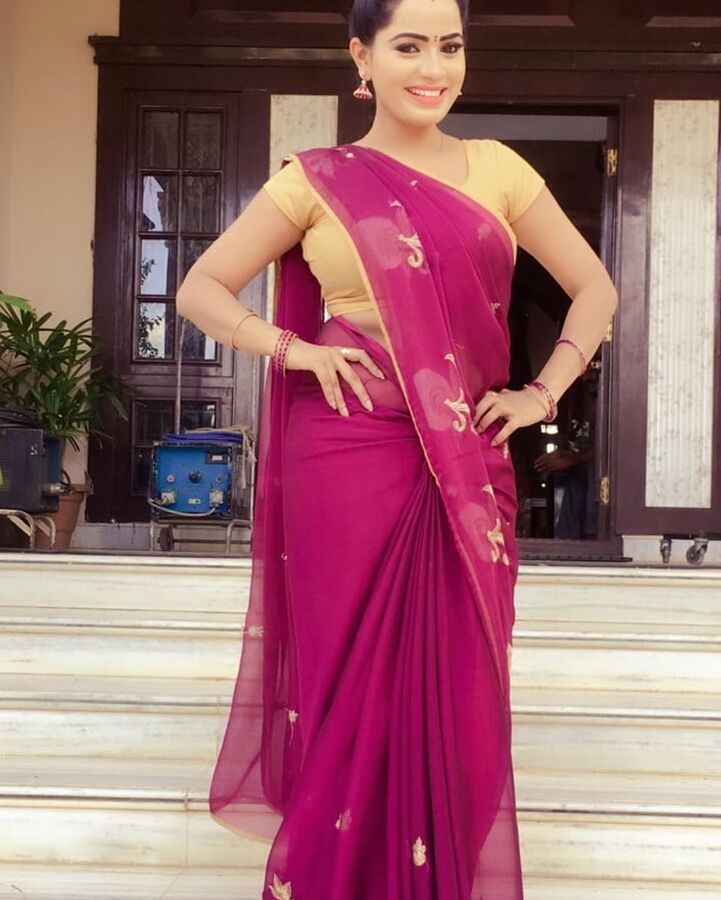 Shobha(give hot comments and cum tribute on this sexy )