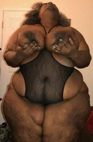 Totally Fuckable Black Dame