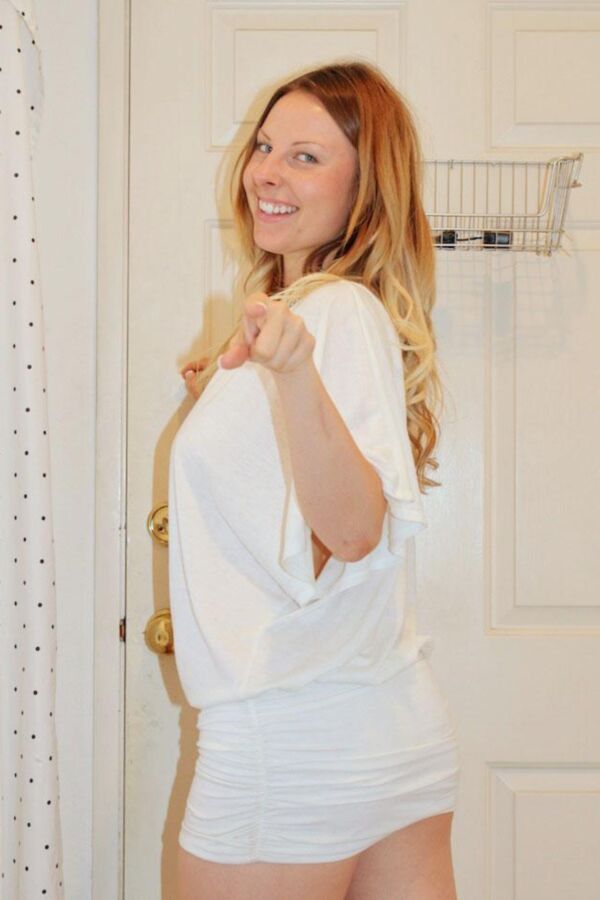 Gorgeous MILF - Great Smile!