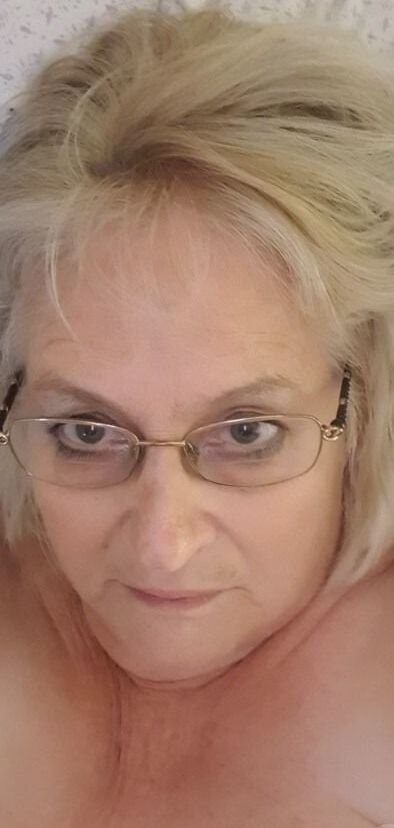 Granny Slut Pamela yo.. my next yummy hot fuck!