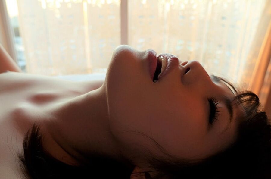 Asians I want to bed......