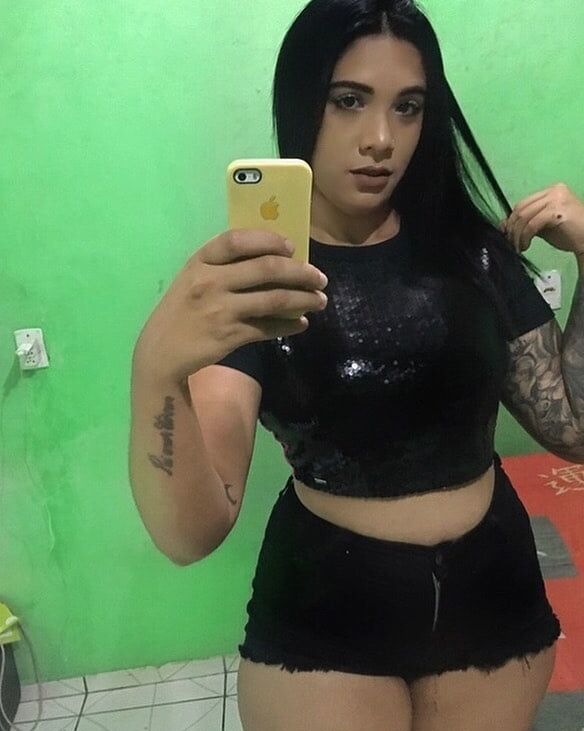 PUTA DO INSTAGRAM: Itala Ferreira