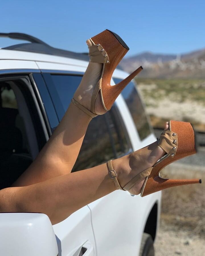 Zoccole e piedi sexy