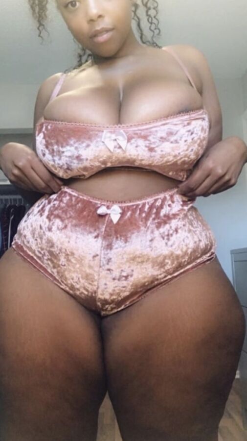 Thick Ebony Amateur
