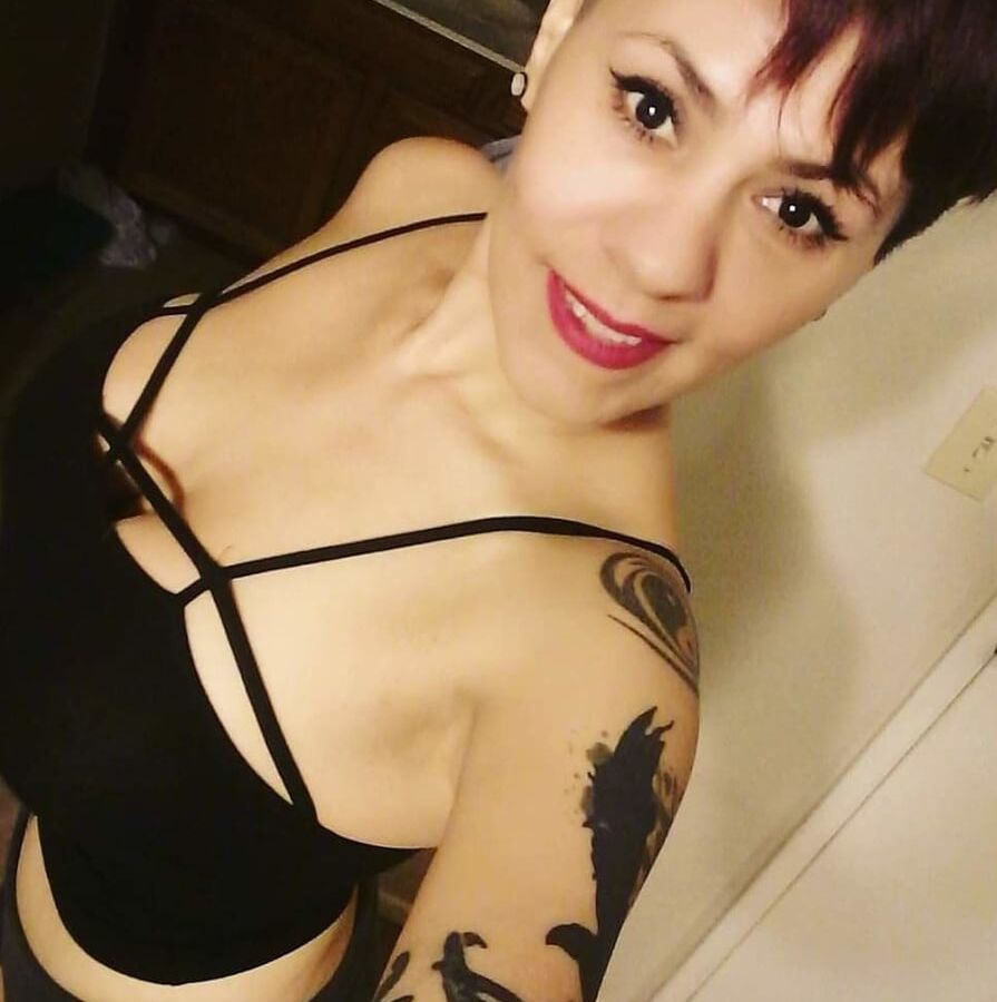 BANGING BUSTY SEXY MILF