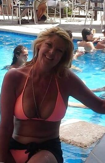 SEXY MILF