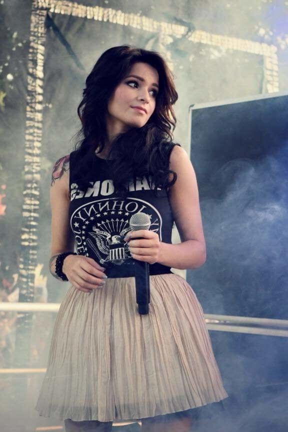 Ewelina Lisowska sexy polish singer