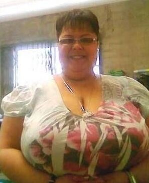 BUSTY GRANNIES ARE HOT TOO!
