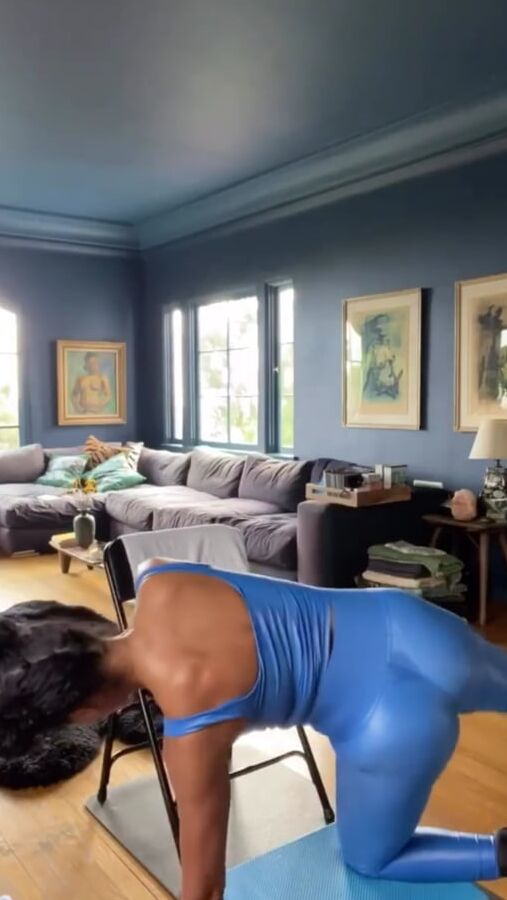 Tracee Ellis Ross (Space Buns)