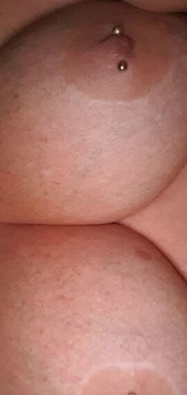 Busty Women (Mix)