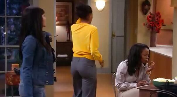 Tracee Ellis Ross (Space Buns)