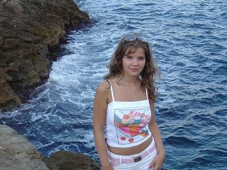 jolie jeune fille qu&;en pesez vous?