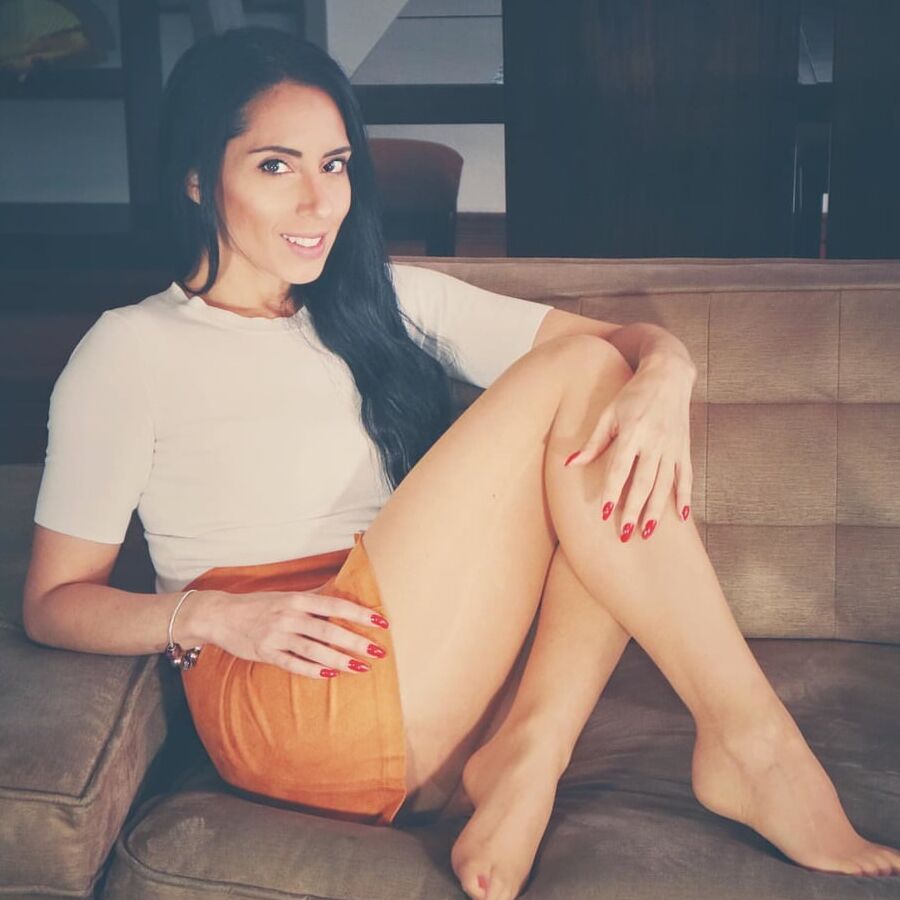 Lolobarrosm pantyhose stockings insta