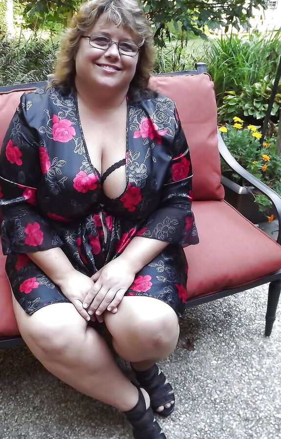 Granny Dee ( Elaine)