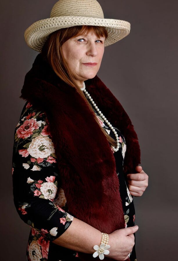 Sexy as fuck Chunky GILF Slut